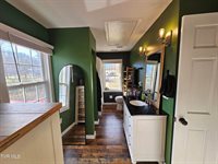 501 Twin Oaks Drive, Johnson City, TN 37601