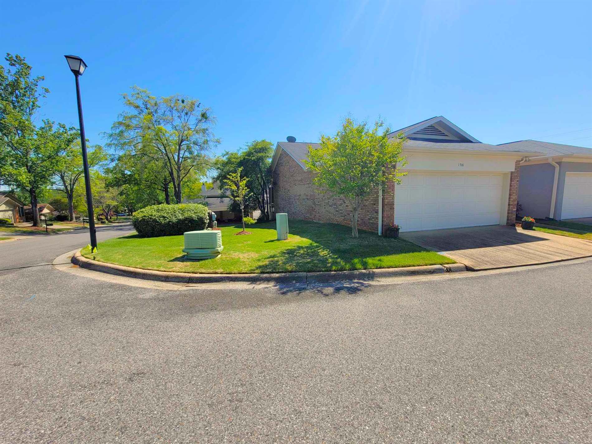 1701 Dauphine Drive, Tuscaloosa, AL 35406