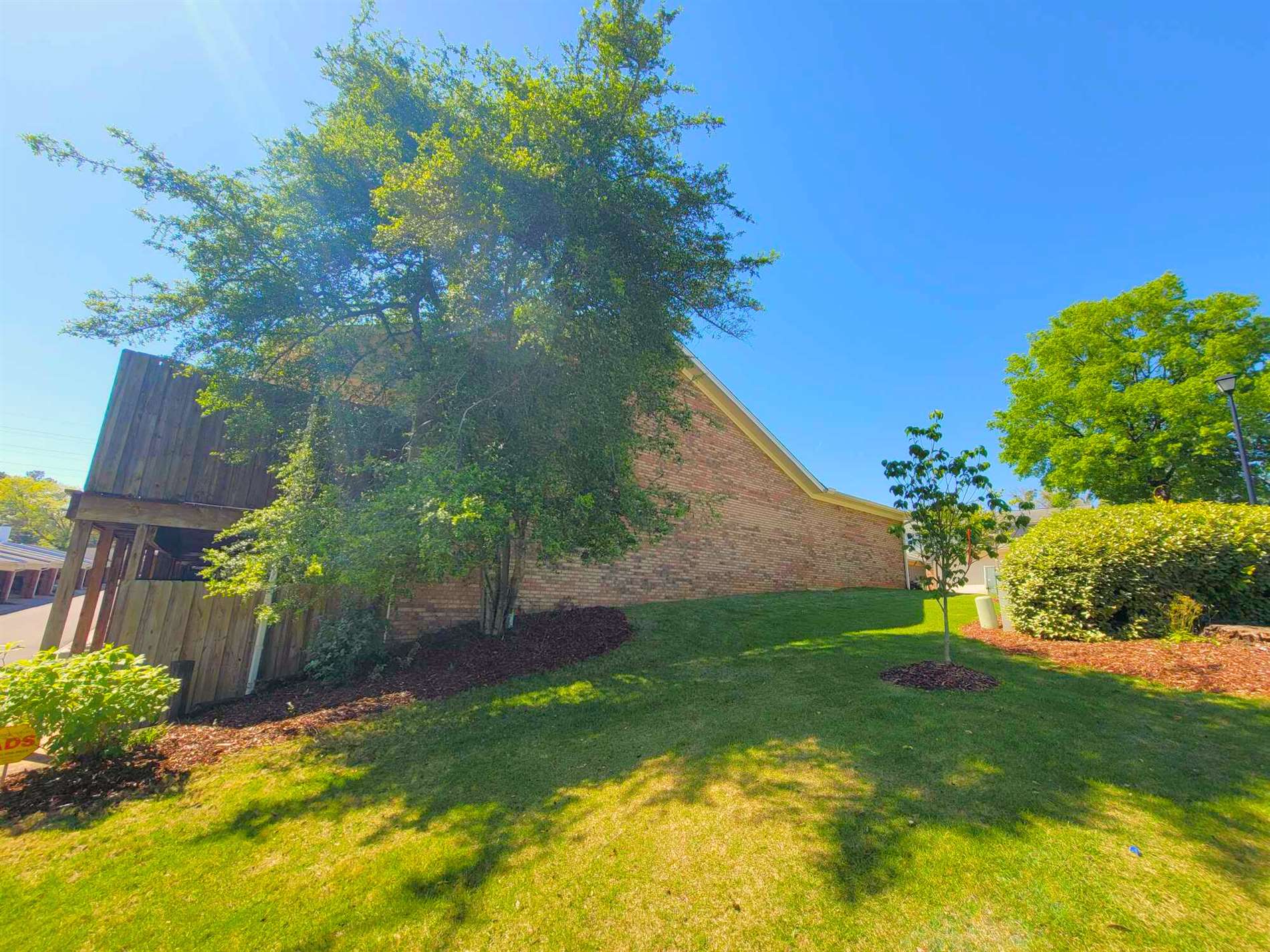 1701 Dauphine Drive, Tuscaloosa, AL 35406