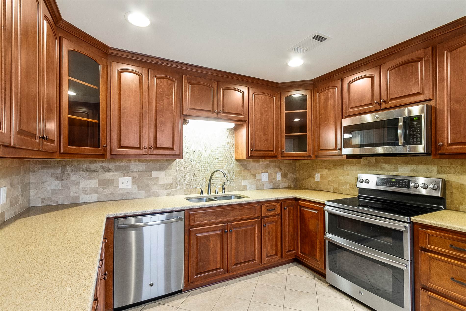 1701 Dauphine Drive, Tuscaloosa, AL 35406