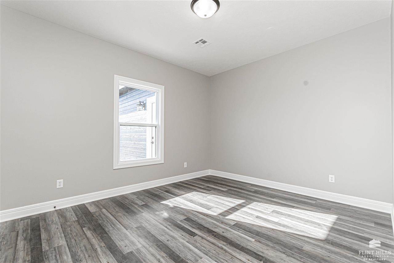 1827 Kenneth Drives, Junction City, KS 66441