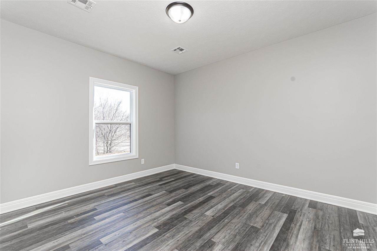 1827 Kenneth Drives, Junction City, KS 66441