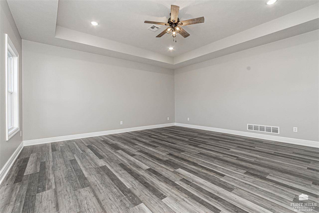 1827 Kenneth Drives, Junction City, KS 66441