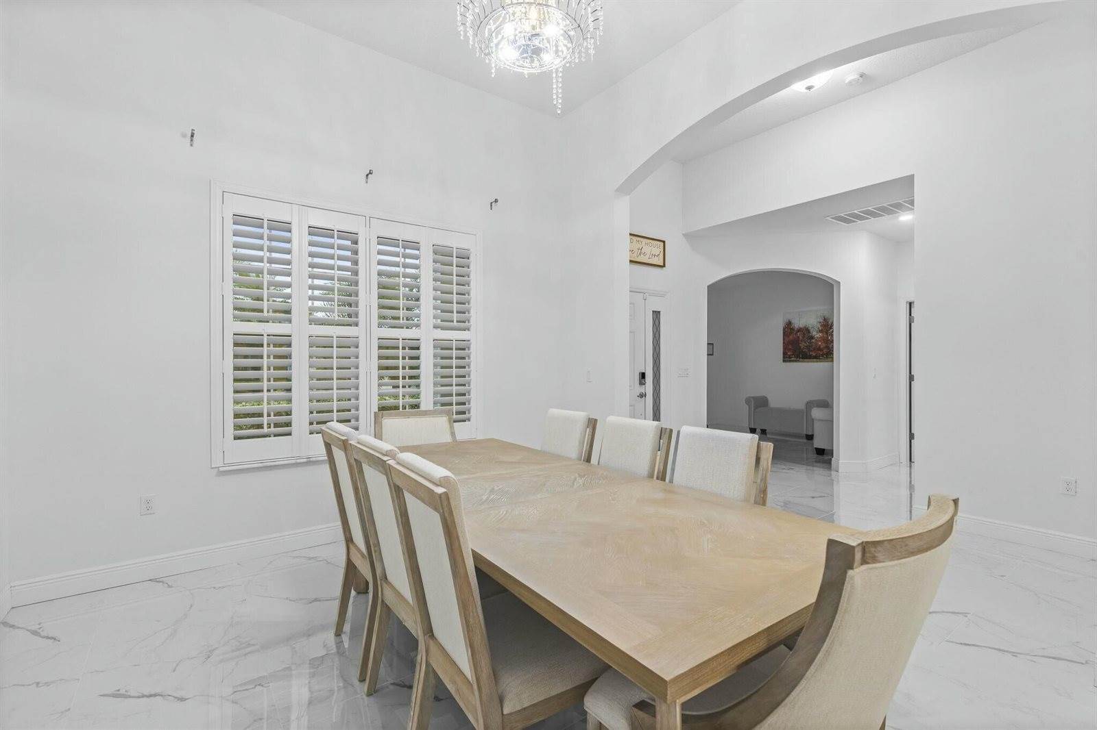 465 SW Vista Lake Drive, Port Saint Lucie, FL 34953