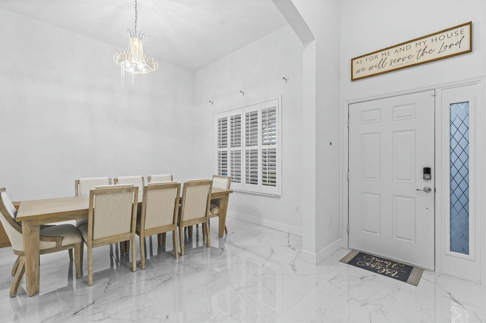 465 SW Vista Lake Drive, Port Saint Lucie, FL 34953