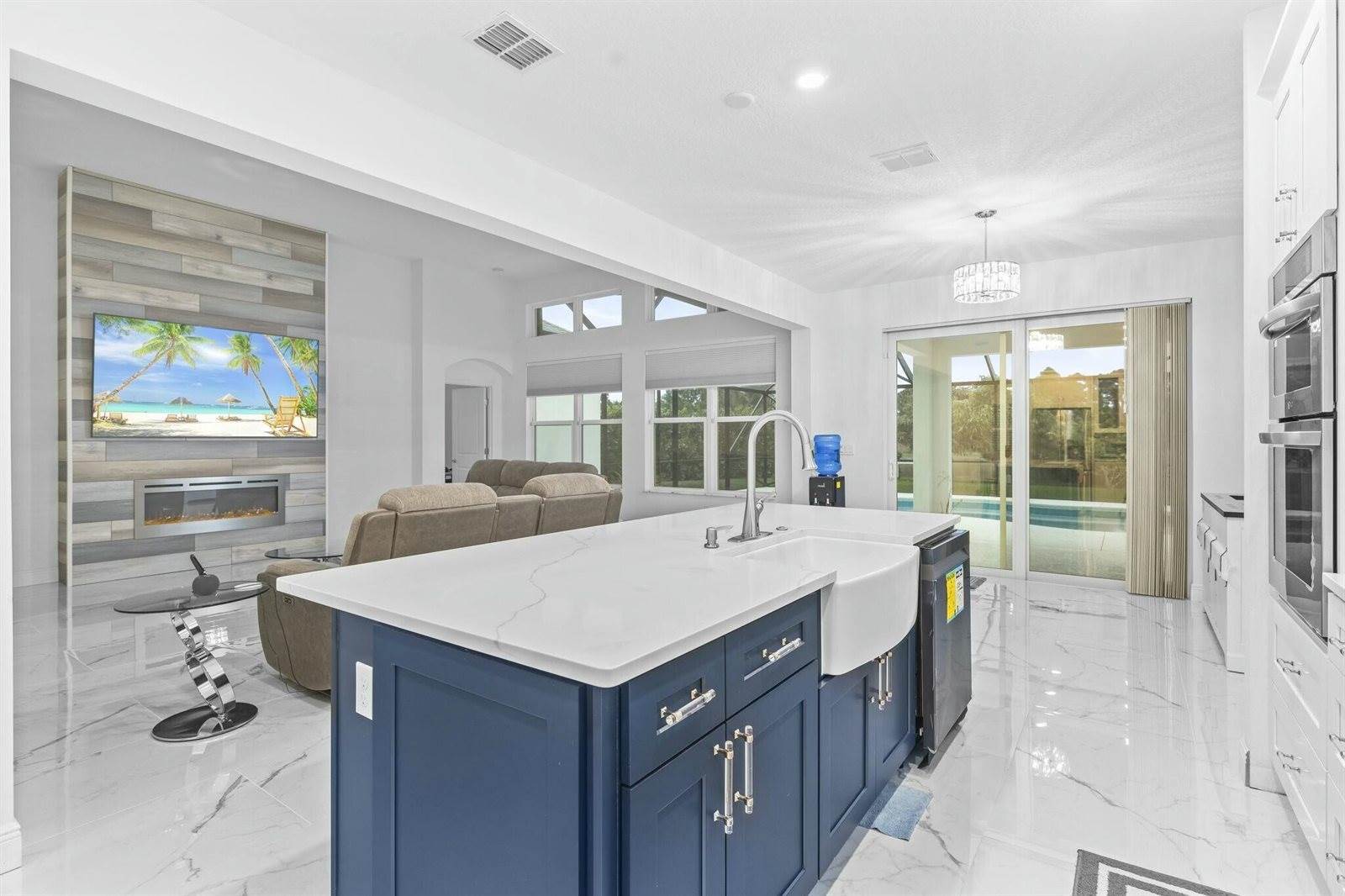 465 SW Vista Lake Drive, Port Saint Lucie, FL 34953