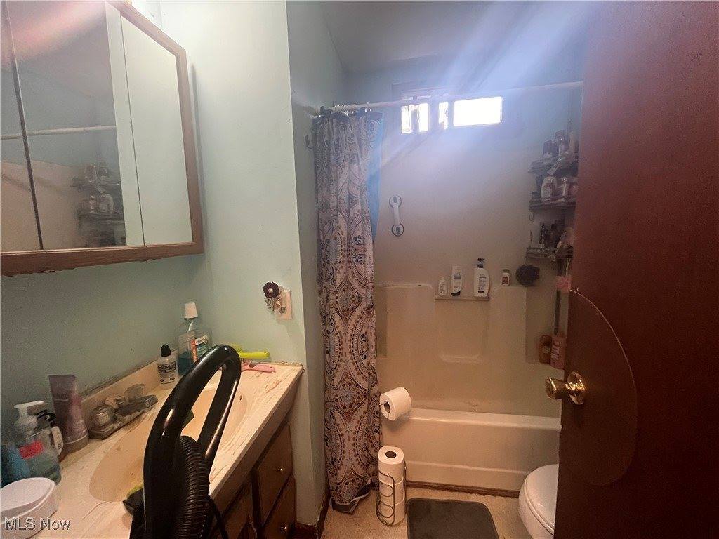 1117 Hayes Avenue, Cambridge, OH 43725