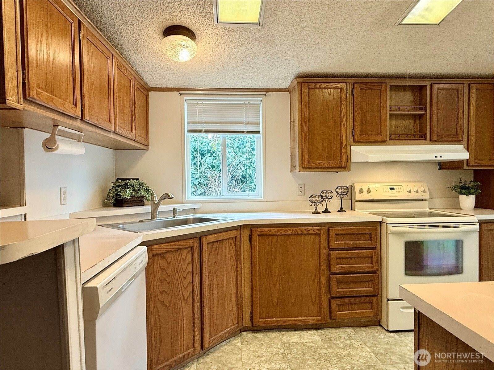 1606 Alonda Lane NE, Olympia, WA 98516