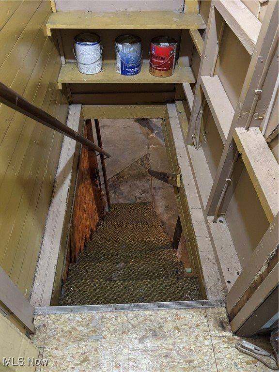 1243 Gomber Avenue, Cambridge, OH 43725