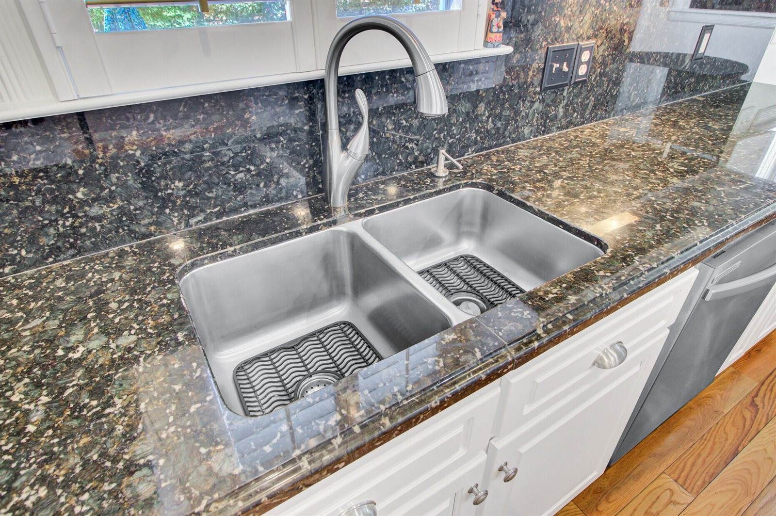 100 Oak Village Lane, Summerville, SC 29483