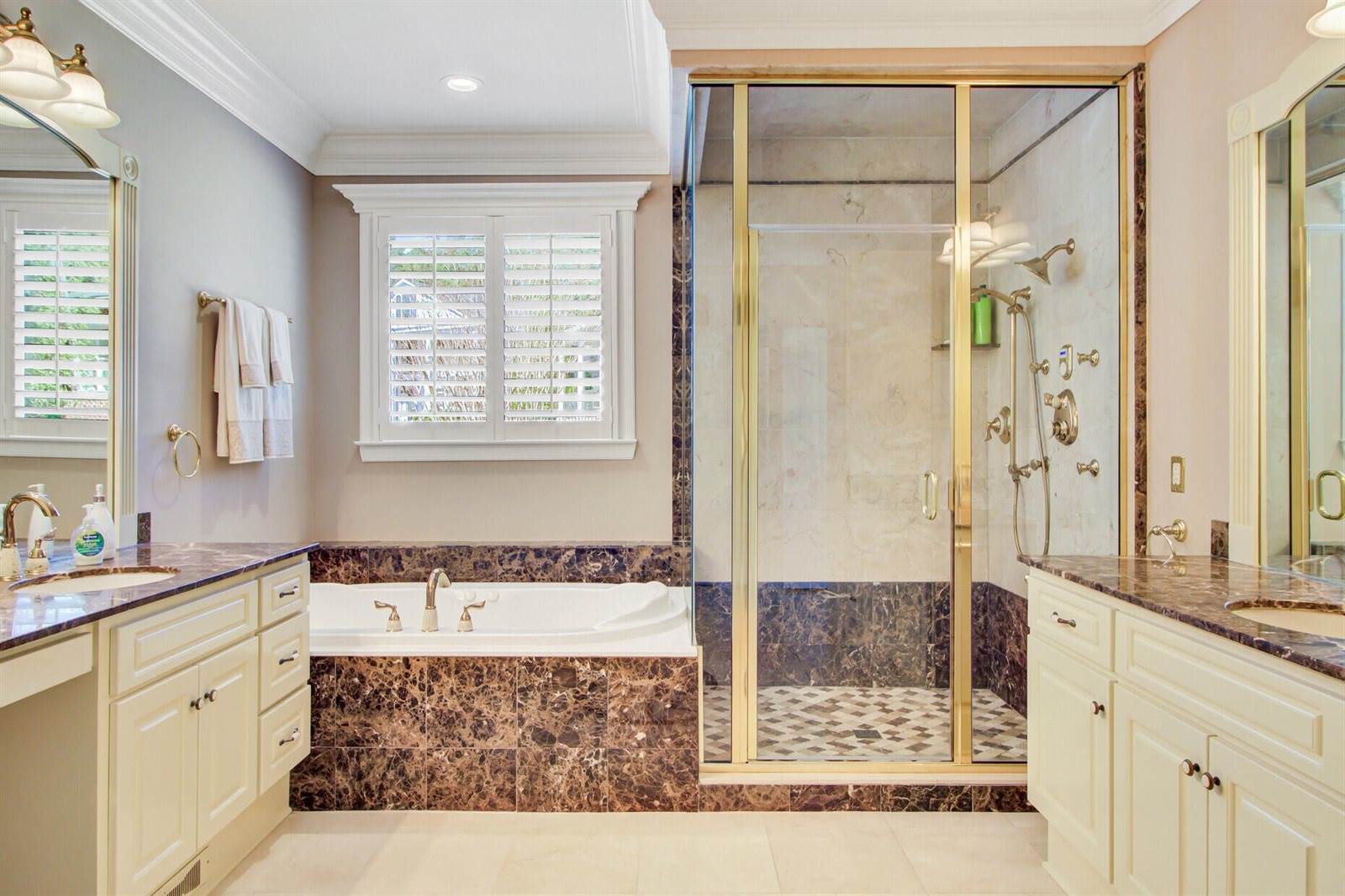 100 Oak Village Lane, Summerville, SC 29483