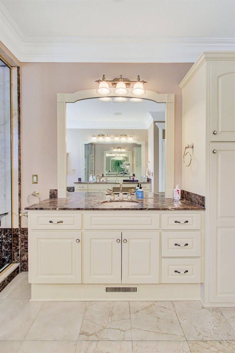 100 Oak Village Lane, Summerville, SC 29483