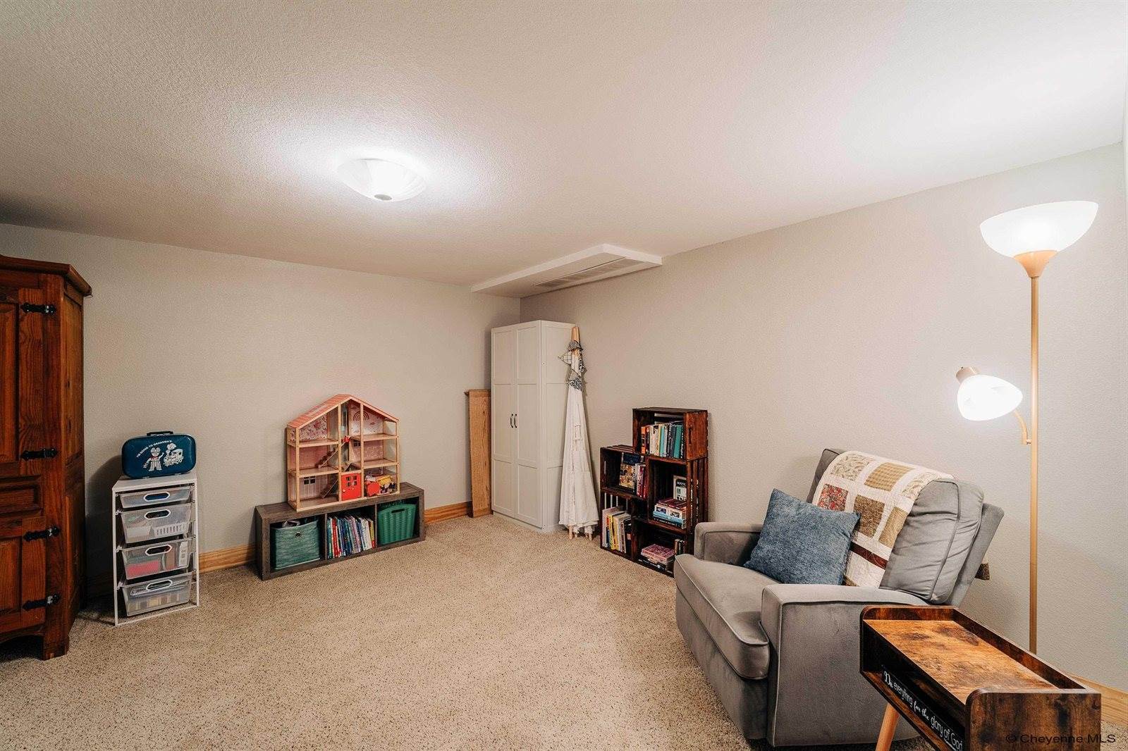 1227 Adams Ave, Cheyenne, WY 82001