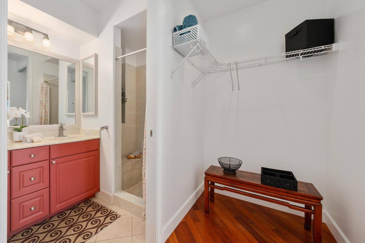 75-6060 Kuakini Hwy, Kailua-Kona, HI 96740