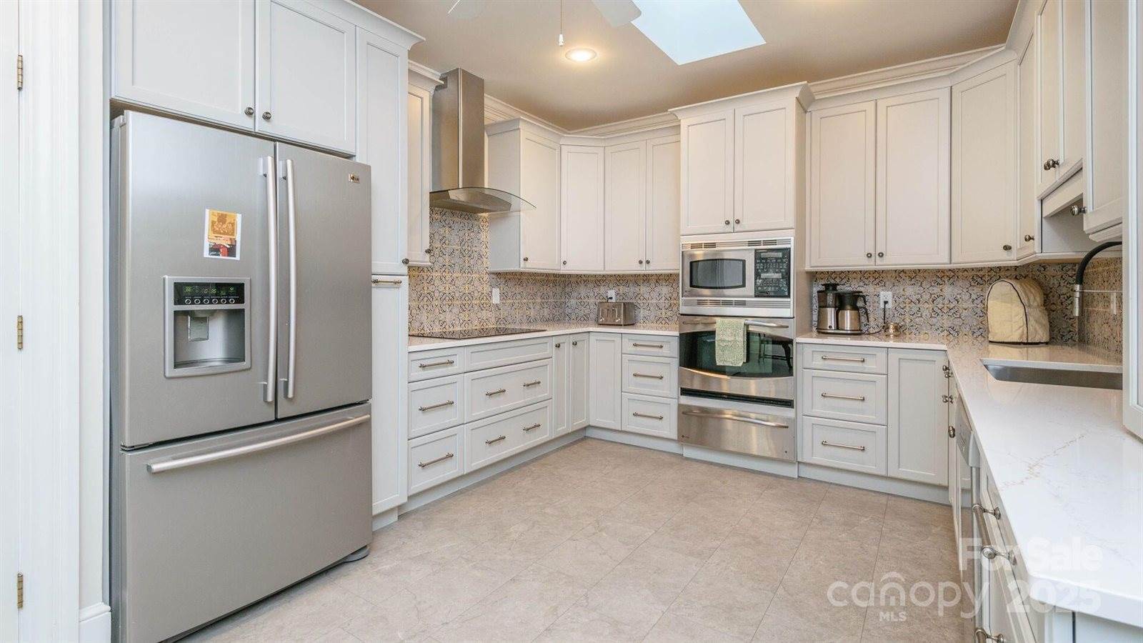 128 Glenbrook Drive, Hendersonville, NC 28739