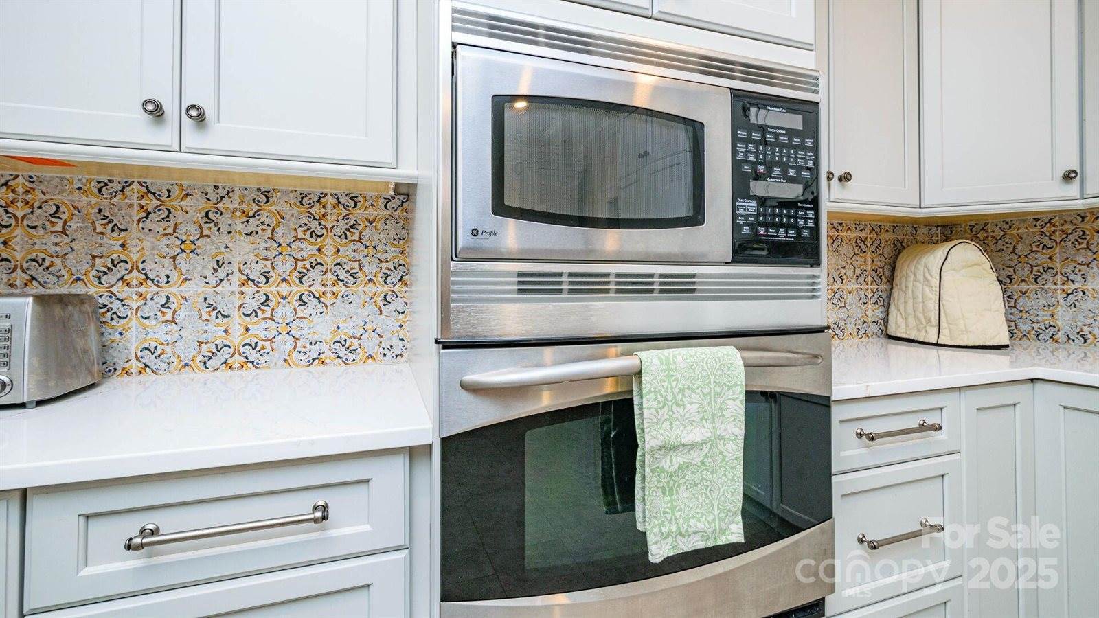 128 Glenbrook Drive, Hendersonville, NC 28739