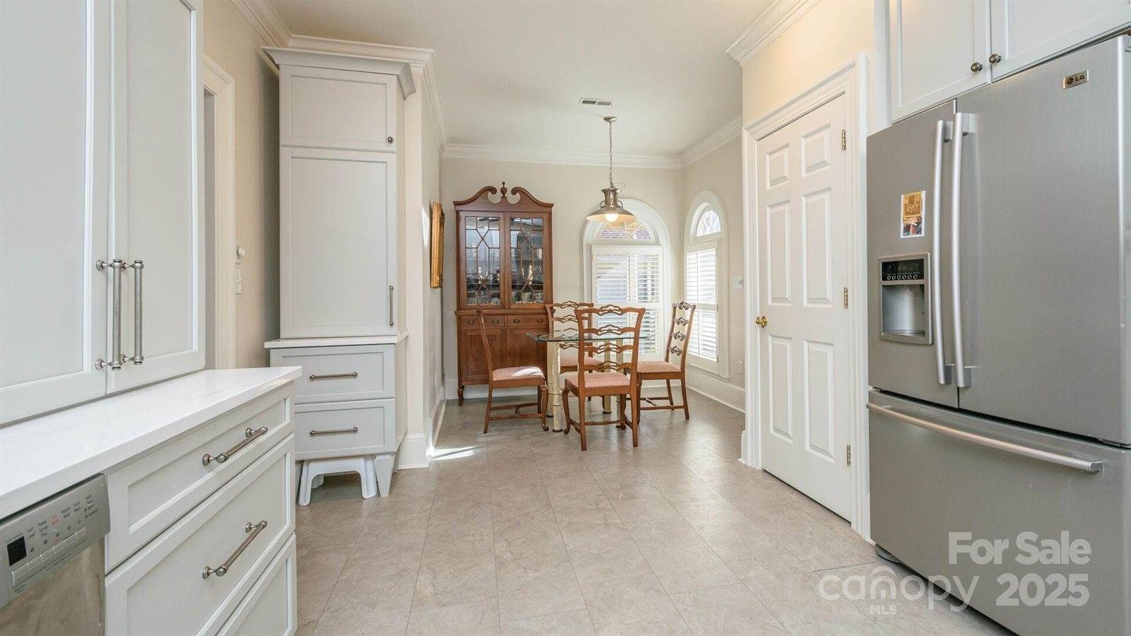 128 Glenbrook Drive, Hendersonville, NC 28739