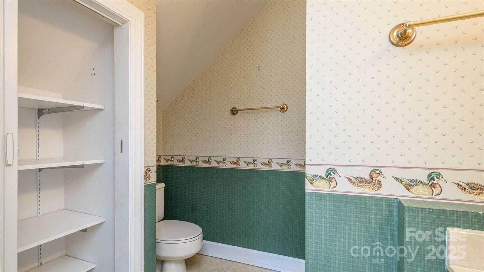 128 Glenbrook Drive, Hendersonville, NC 28739