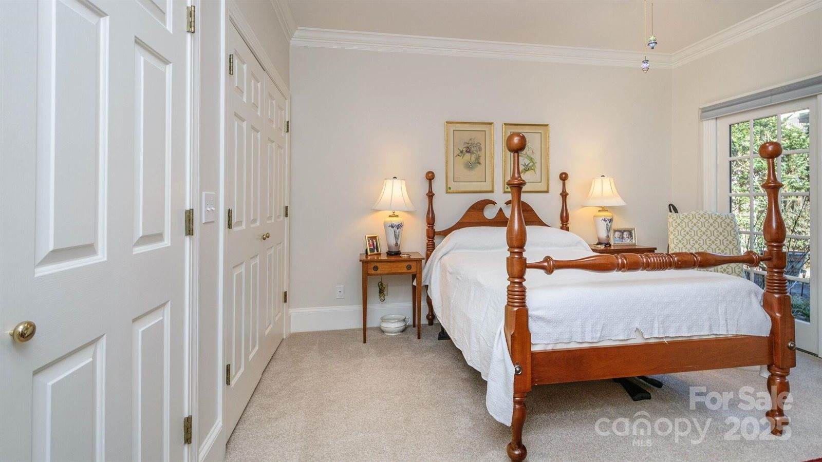 128 Glenbrook Drive, Hendersonville, NC 28739