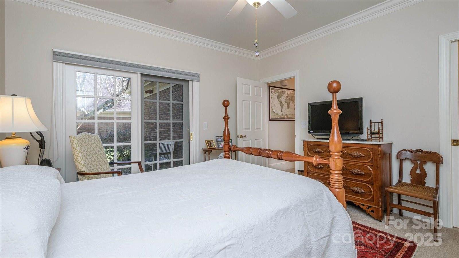 128 Glenbrook Drive, Hendersonville, NC 28739