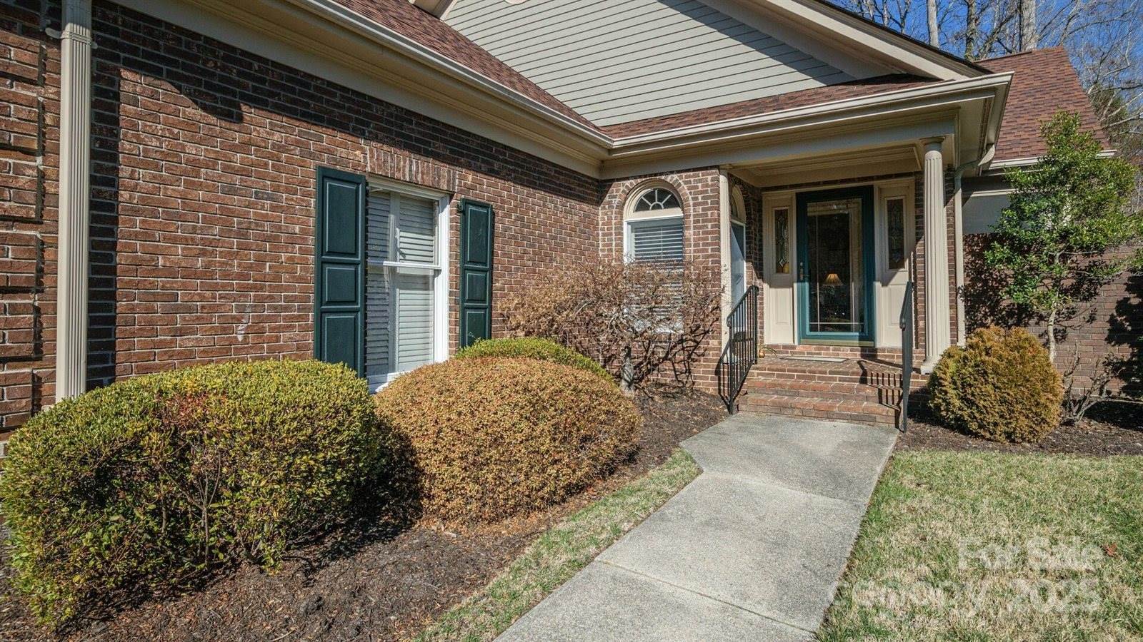 128 Glenbrook Drive, Hendersonville, NC 28739