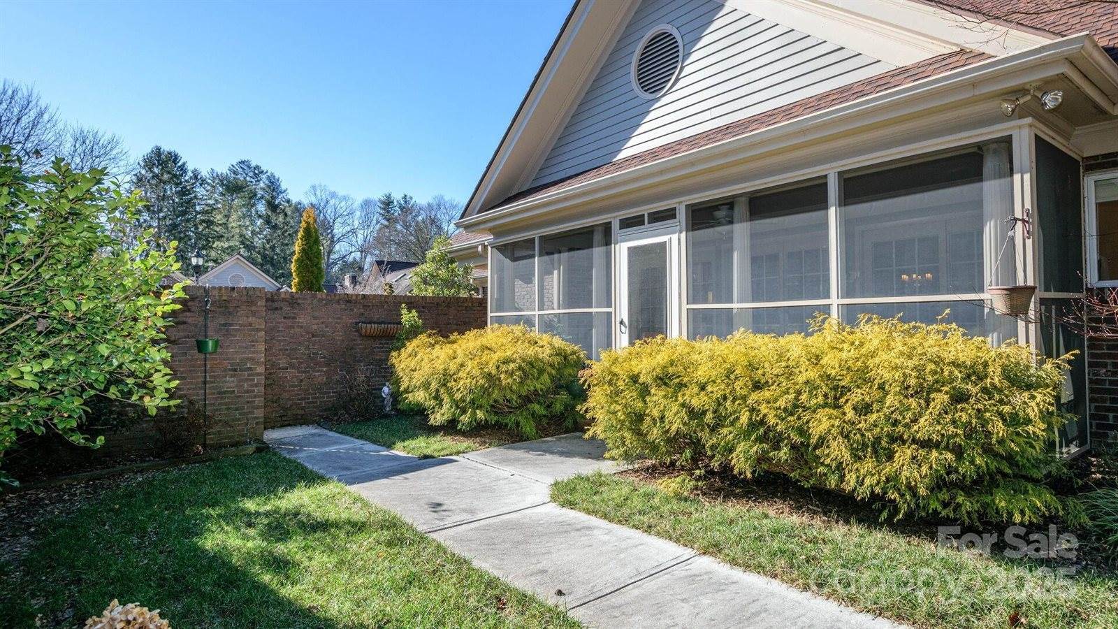 128 Glenbrook Drive, Hendersonville, NC 28739