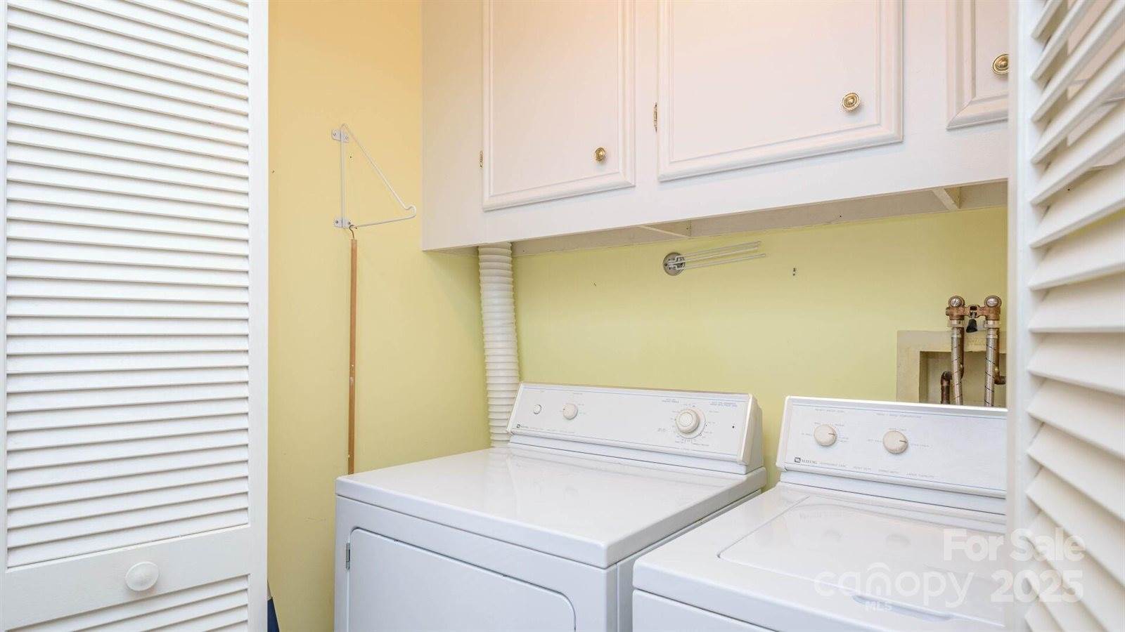 128 Glenbrook Drive, Hendersonville, NC 28739