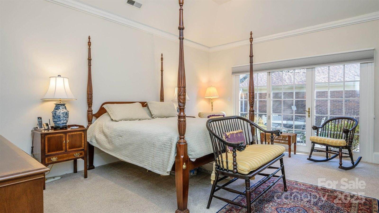 128 Glenbrook Drive, Hendersonville, NC 28739