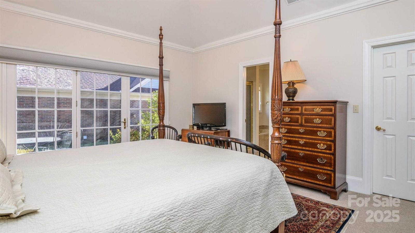 128 Glenbrook Drive, Hendersonville, NC 28739