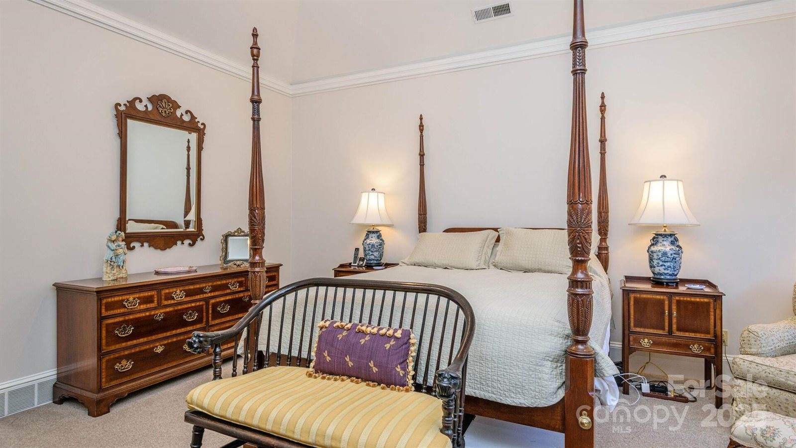 128 Glenbrook Drive, Hendersonville, NC 28739