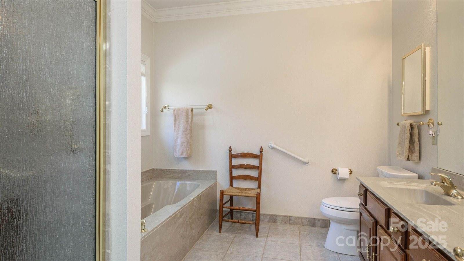 128 Glenbrook Drive, Hendersonville, NC 28739