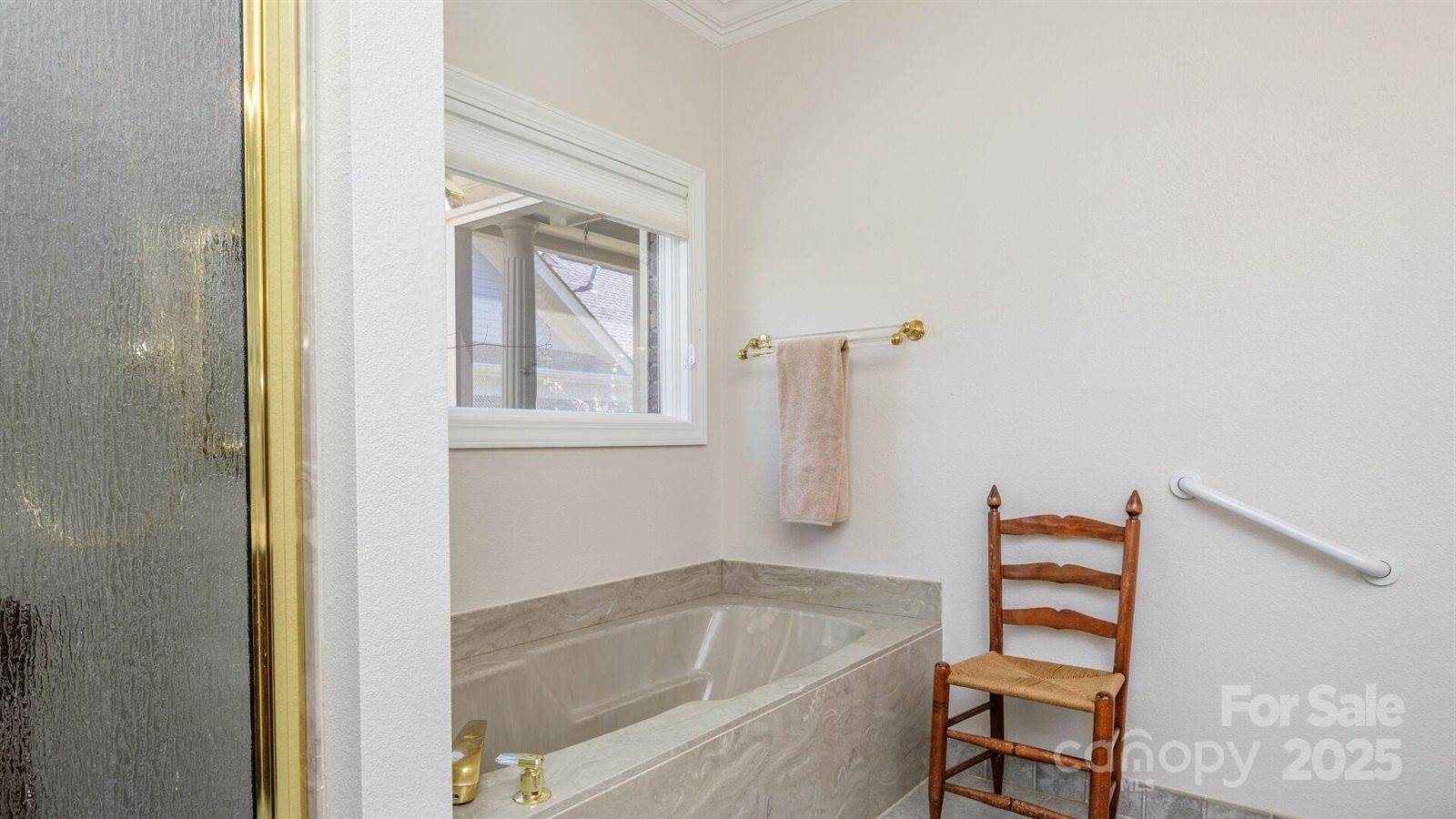 128 Glenbrook Drive, Hendersonville, NC 28739