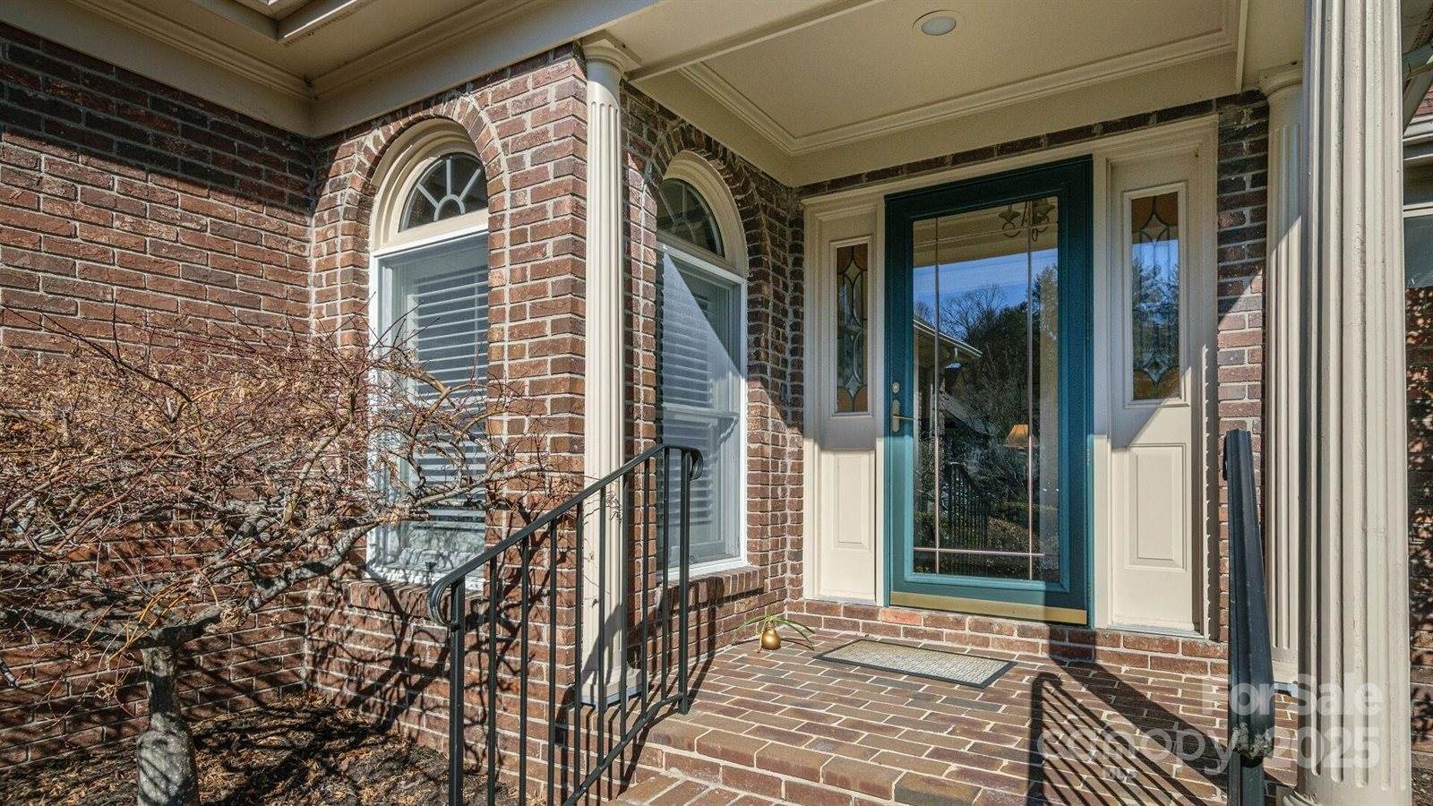 128 Glenbrook Drive, Hendersonville, NC 28739