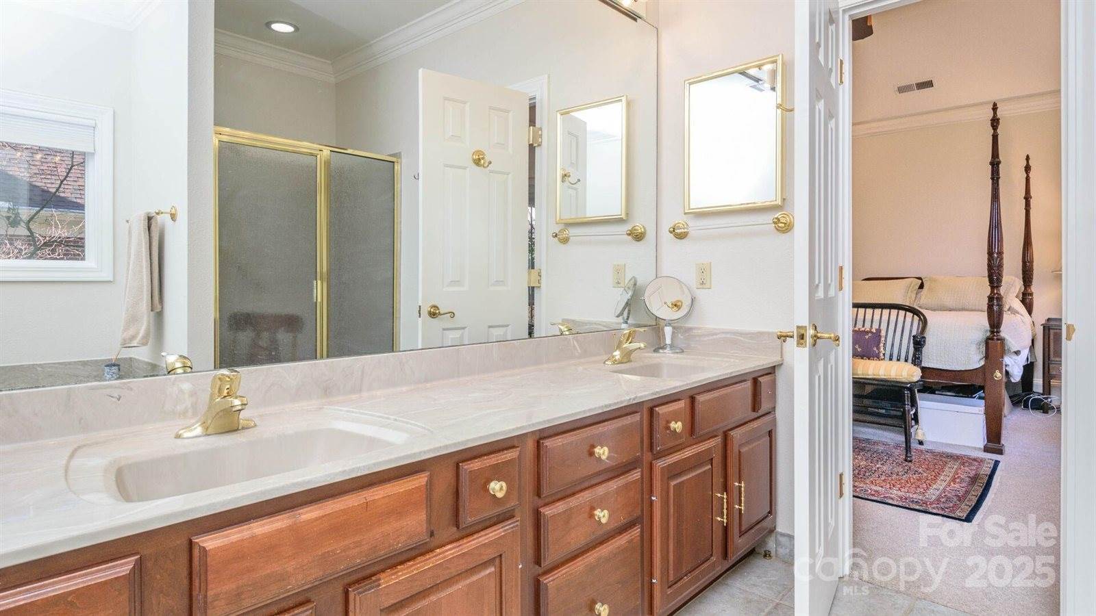 128 Glenbrook Drive, Hendersonville, NC 28739