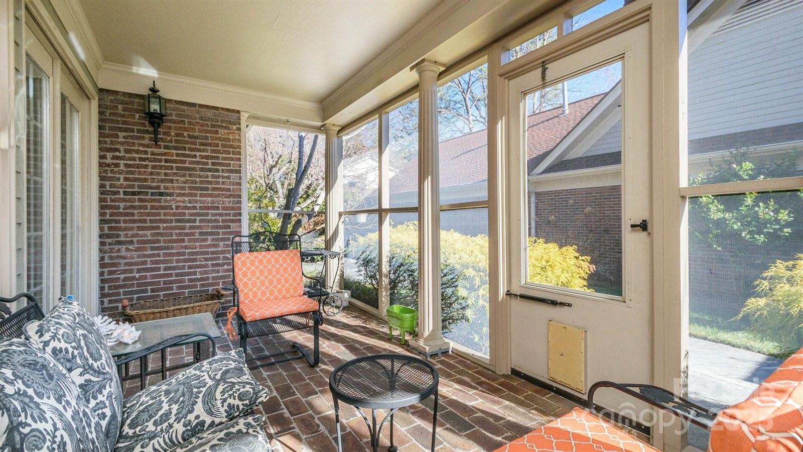 128 Glenbrook Drive, Hendersonville, NC 28739