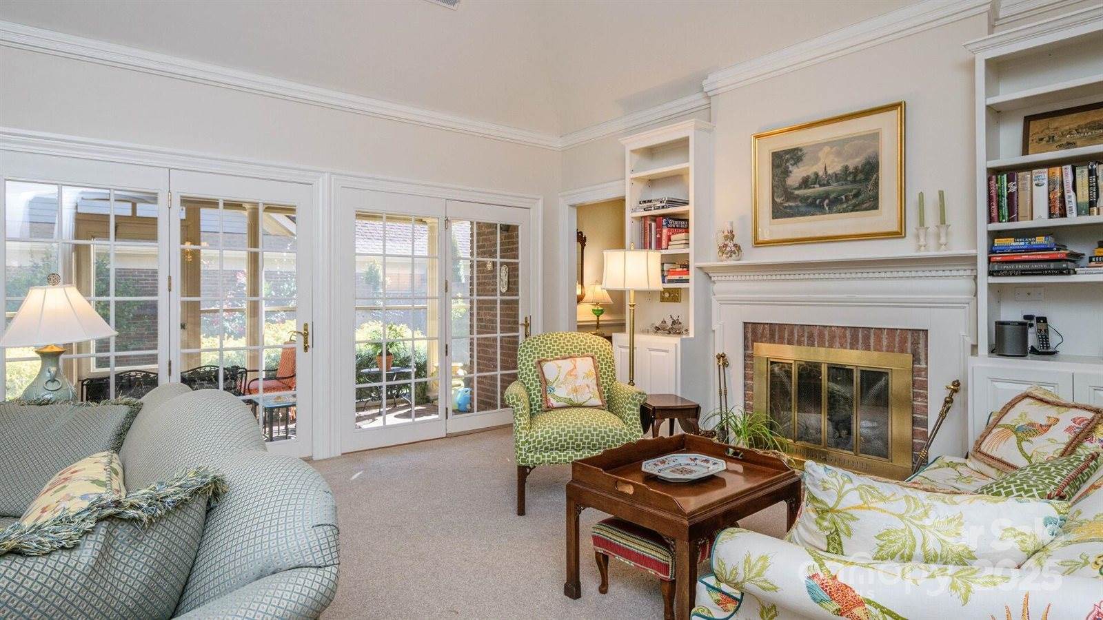 128 Glenbrook Drive, Hendersonville, NC 28739