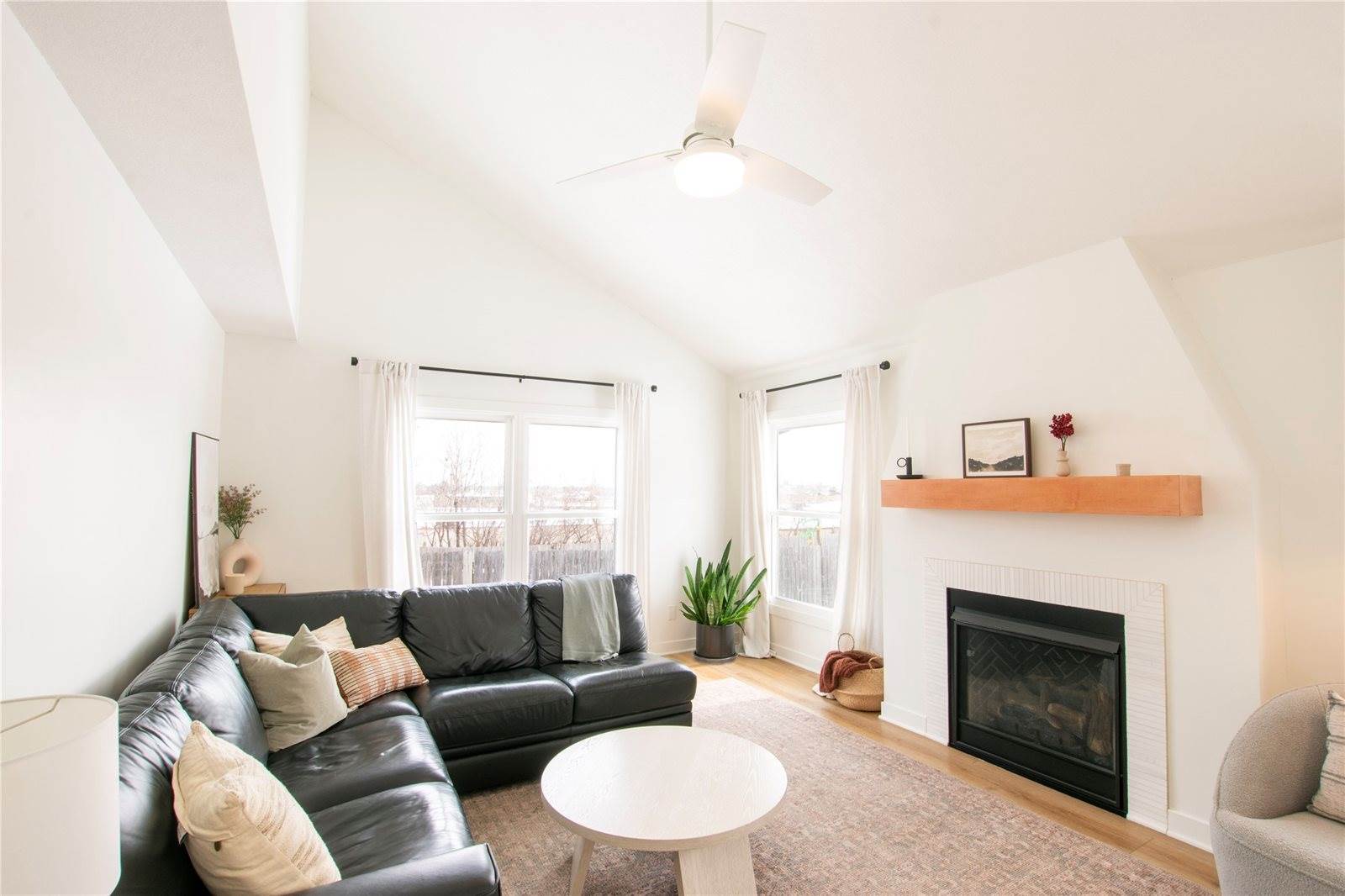 10220 Clark Street, Clive, IA 50325