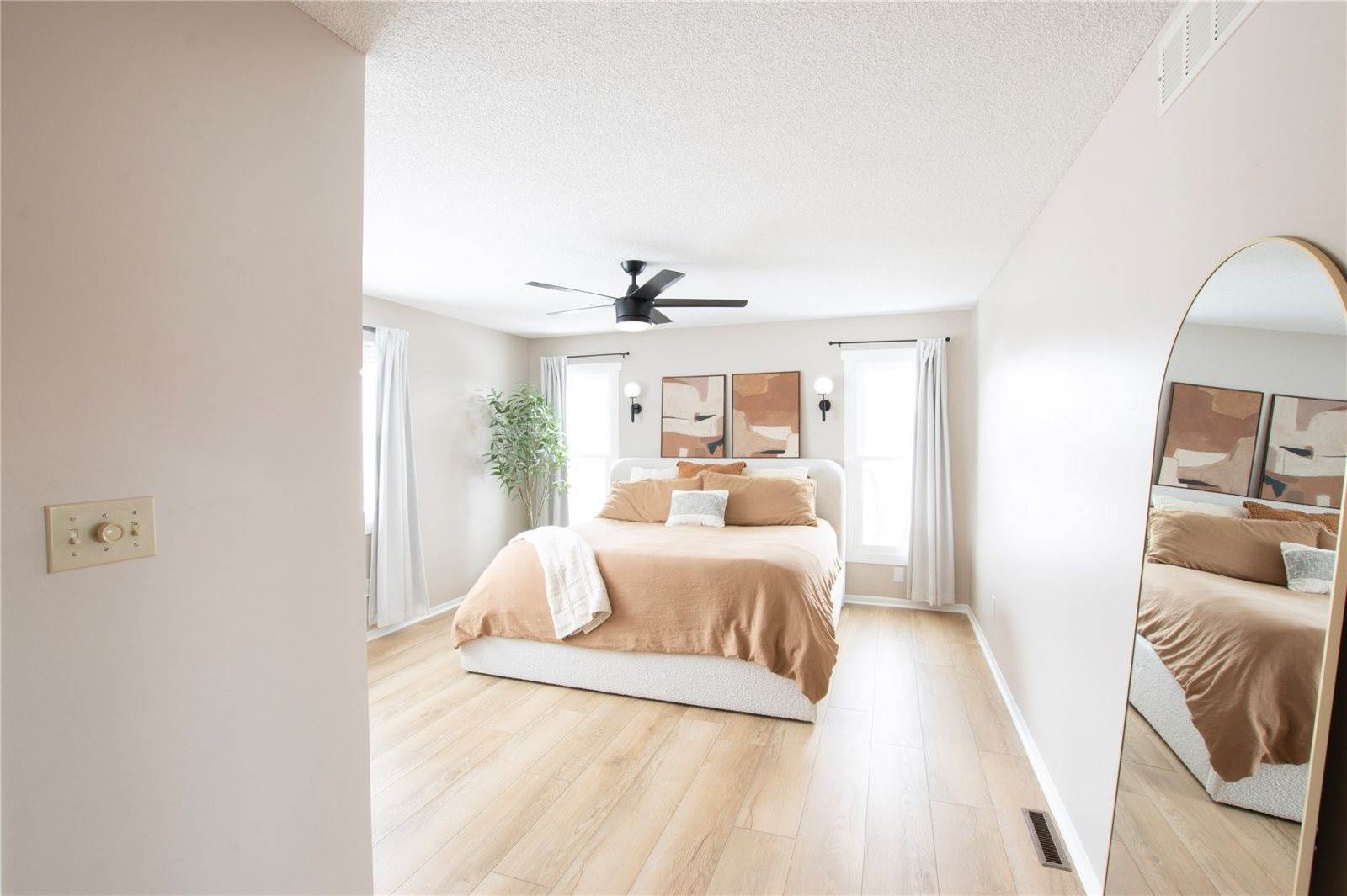 10220 Clark Street, Clive, IA 50325