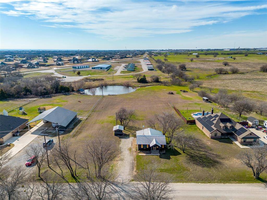 211 County Road 4221, Decatur, TX 76234