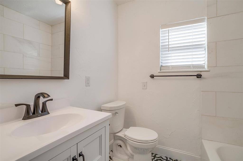 211 County Road 4221, Decatur, TX 76234