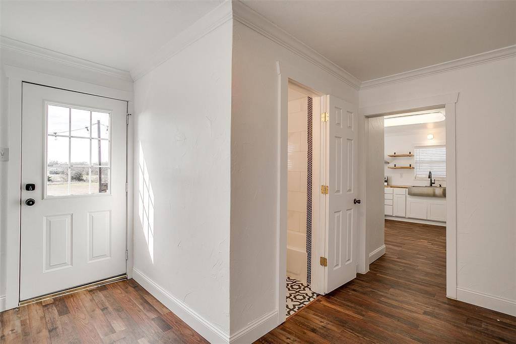 211 County Road 4221, Decatur, TX 76234