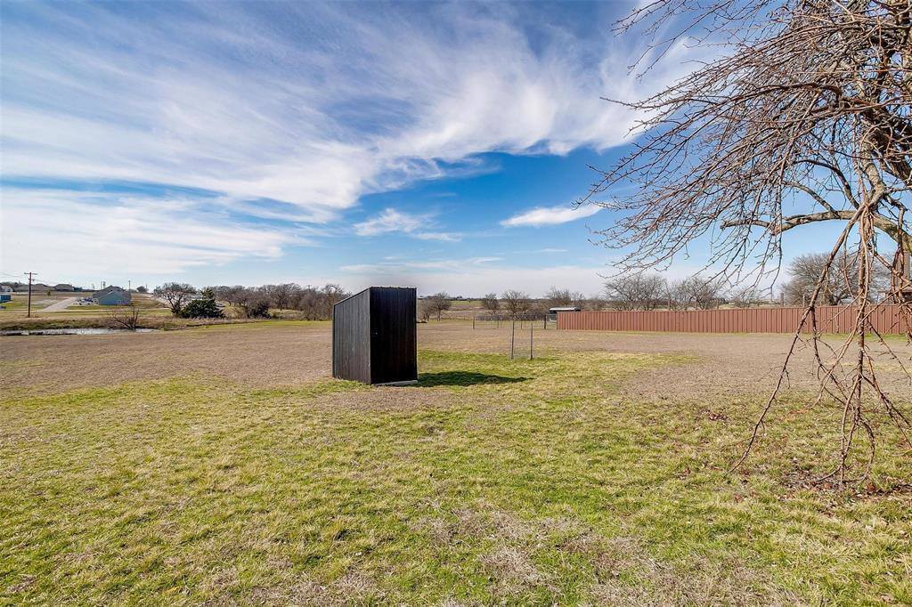 211 County Road 4221, Decatur, TX 76234