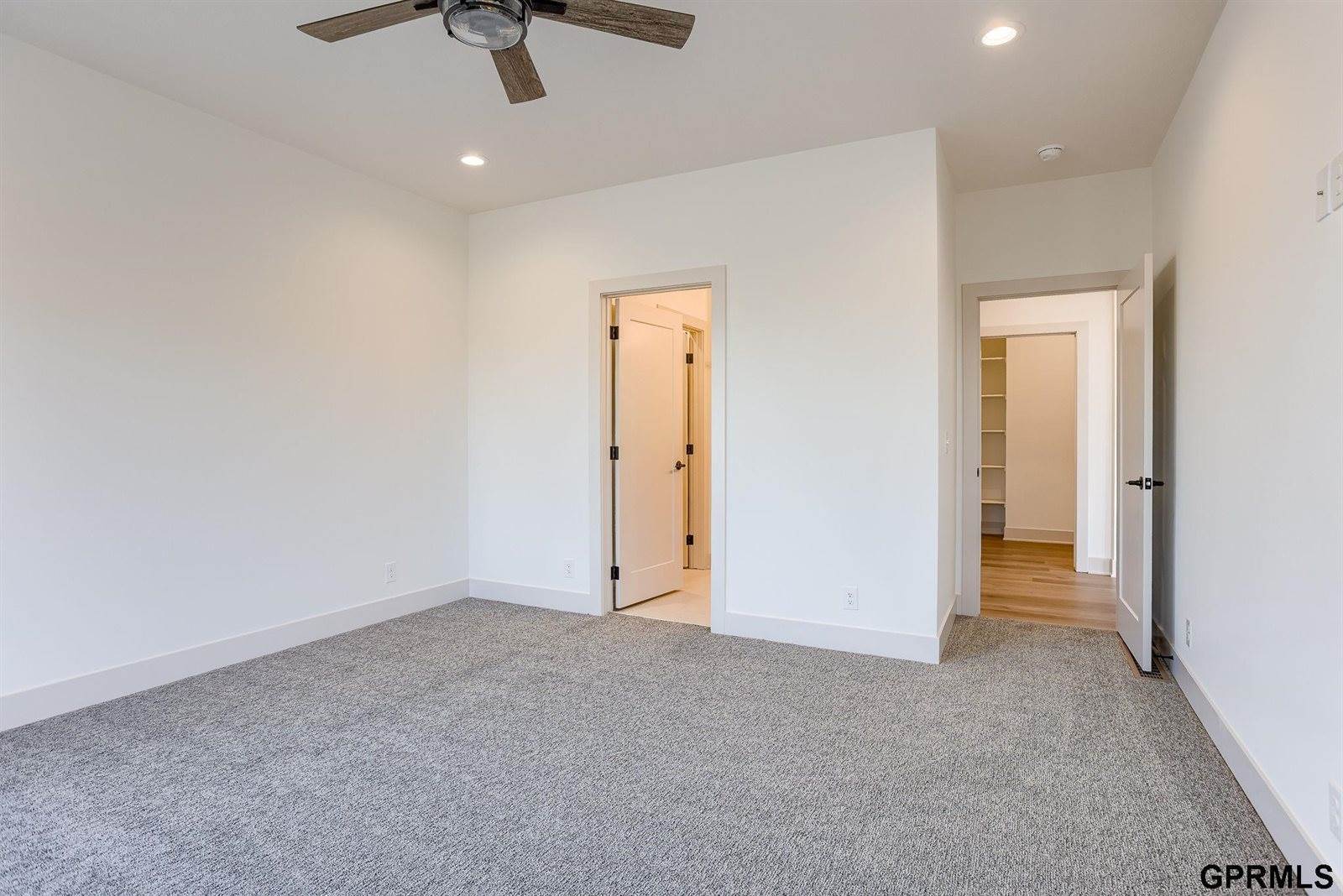 20120 U Street, Omaha, NE 68135
