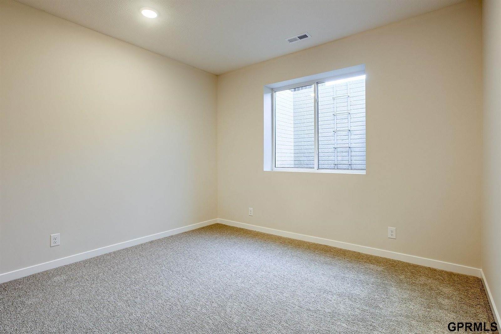 20150 S Street, Omaha, NE 68135