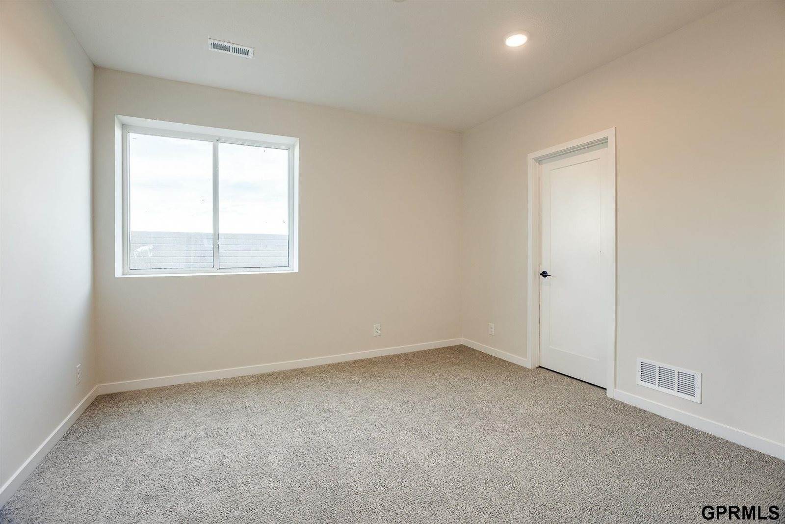 20150 S Street, Omaha, NE 68135