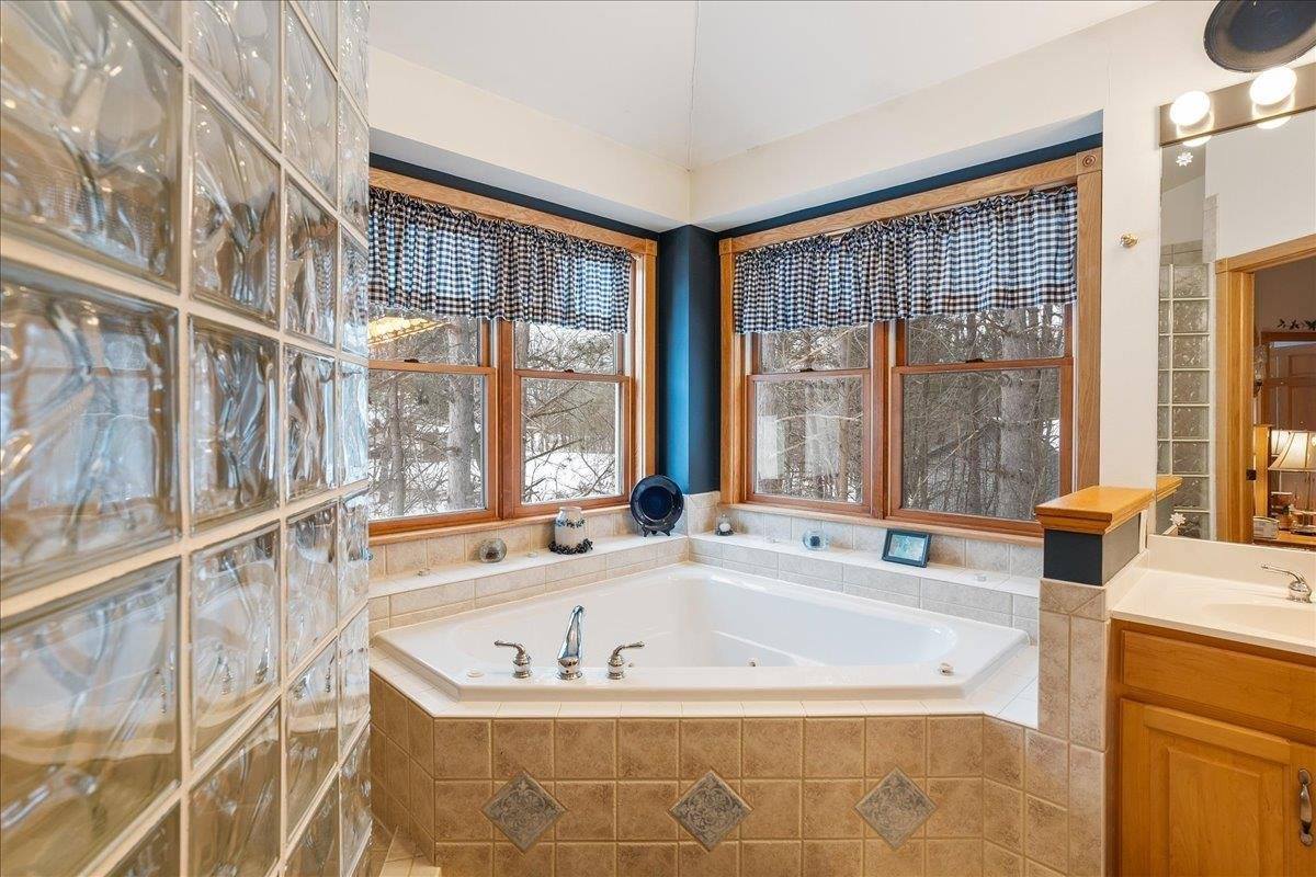 W5844 W Rolling Hills Drive, Neillsville, WI 54456