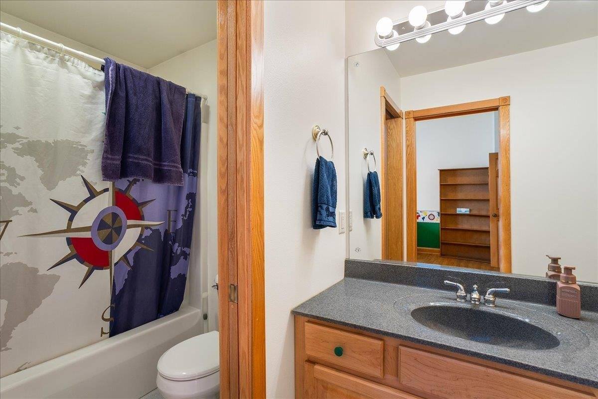 W5844 W Rolling Hills Drive, Neillsville, WI 54456