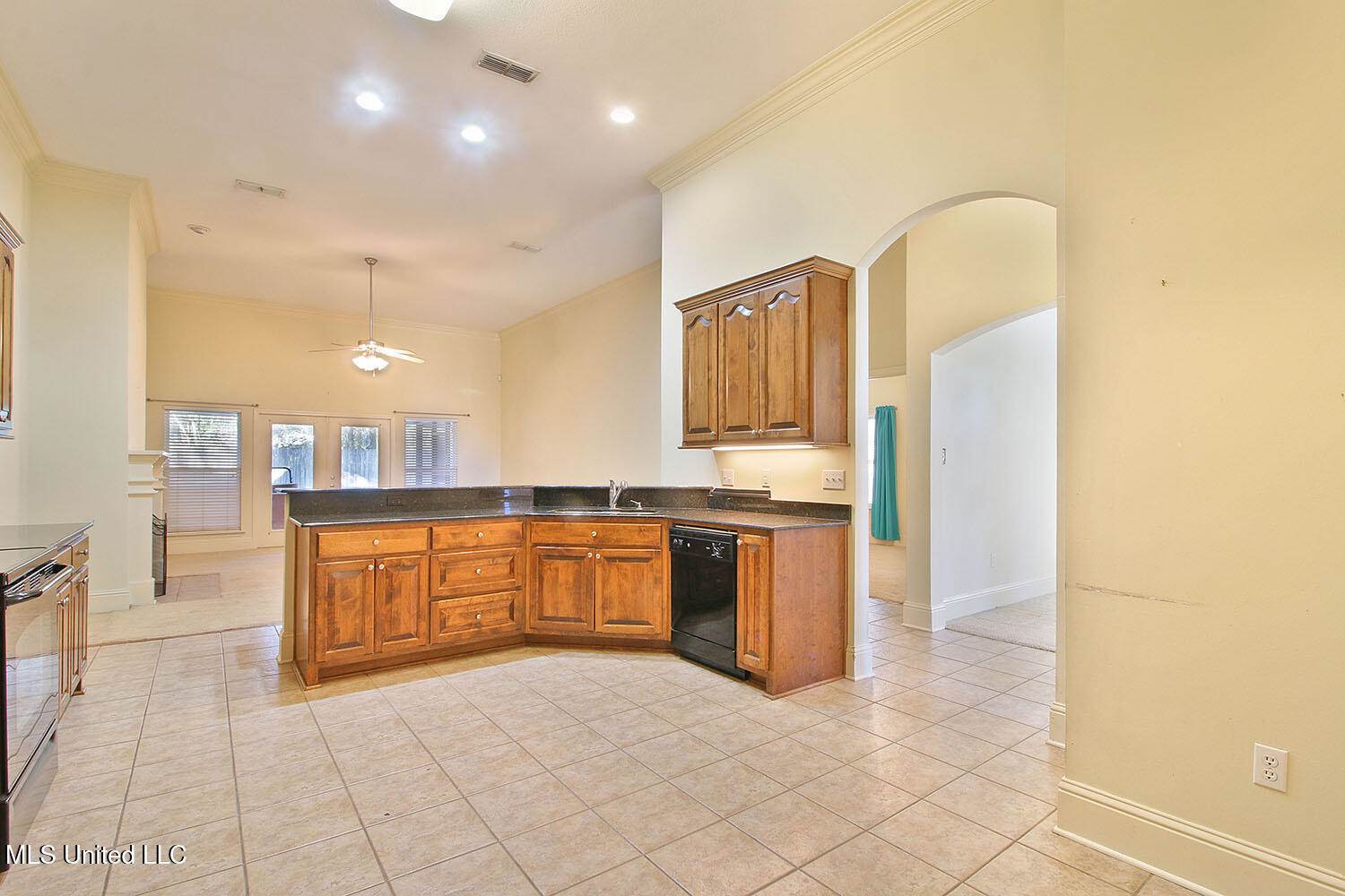 2509 Rue Beaux Chenes, Ocean Springs, MS 39564