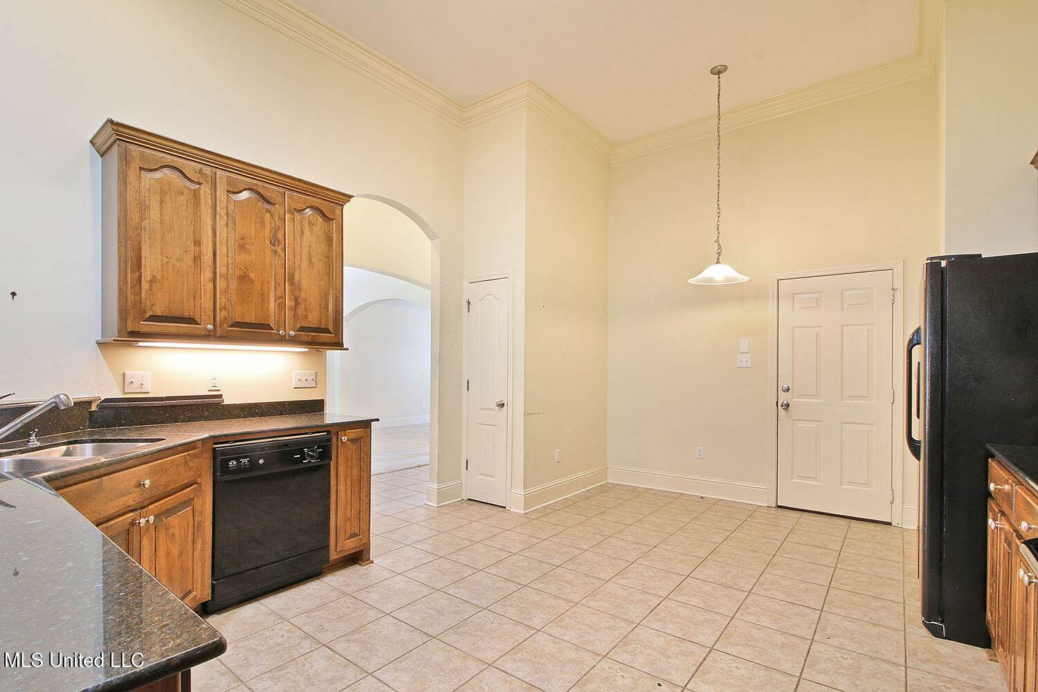 2509 Rue Beaux Chenes, Ocean Springs, MS 39564