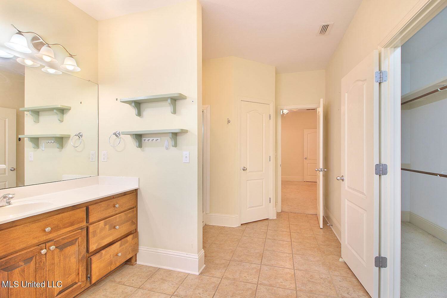 2509 Rue Beaux Chenes, Ocean Springs, MS 39564